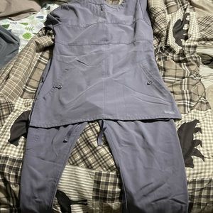 Greys anatomy Signature scrub set. Size Small
